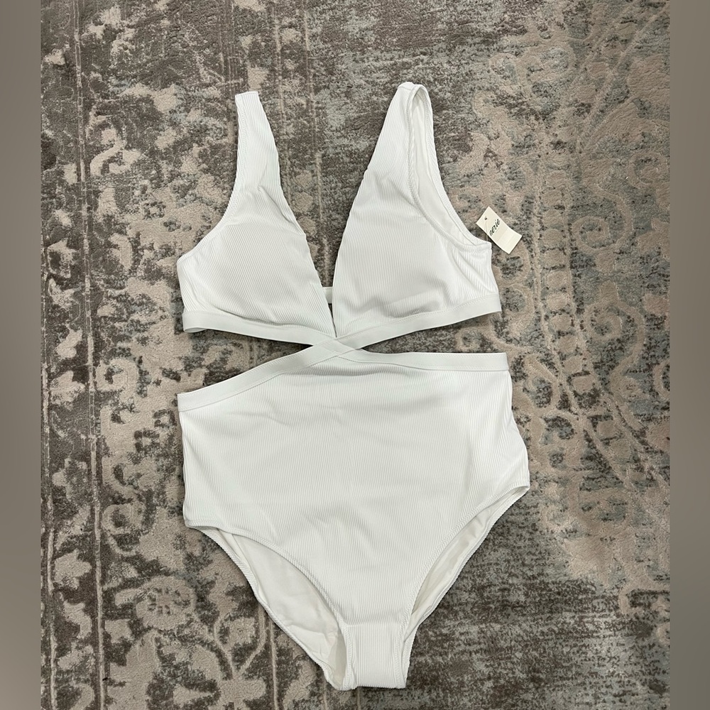 White Aerie swimsuit. New with tags, size large.